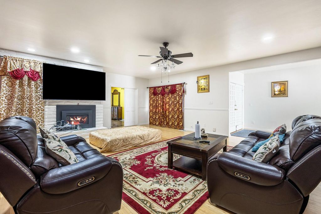 Image 13 of property listing at 11171 Highway 145, Madera, CA 93637