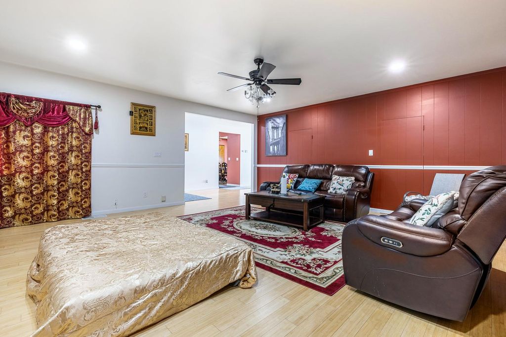 Image 14 of property listing at 11171 Highway 145, Madera, CA 93637