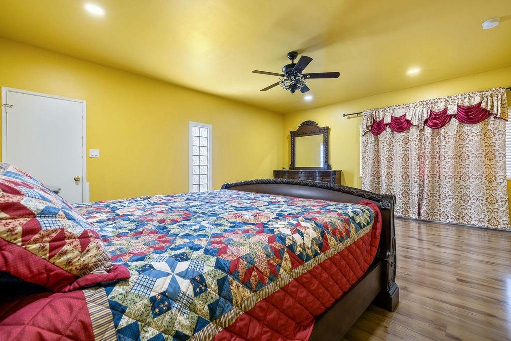 Image 16 of property listing at 11171 Highway 145, Madera, CA 93637