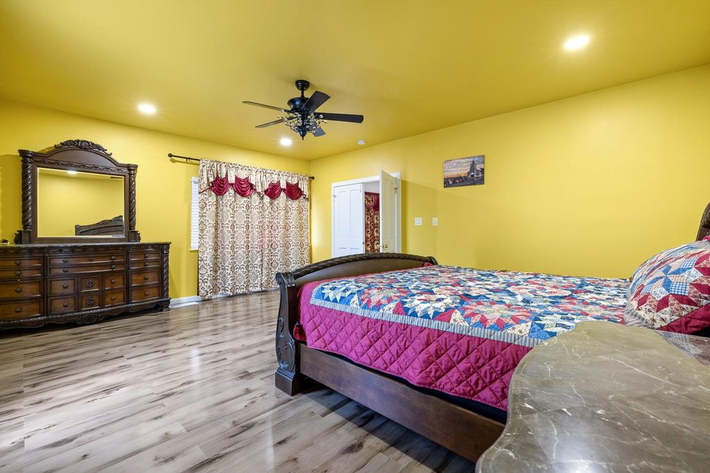 Image 18 of property listing at 11171 Highway 145, Madera, CA 93637
