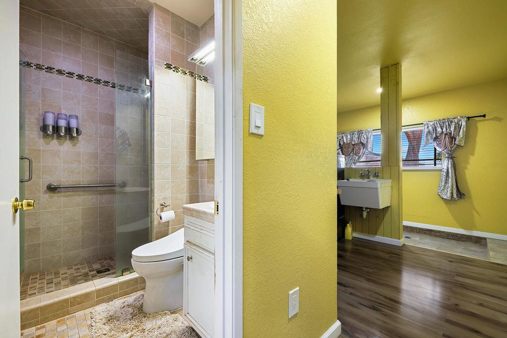 Image 19 of property listing at 11171 Highway 145, Madera, CA 93637