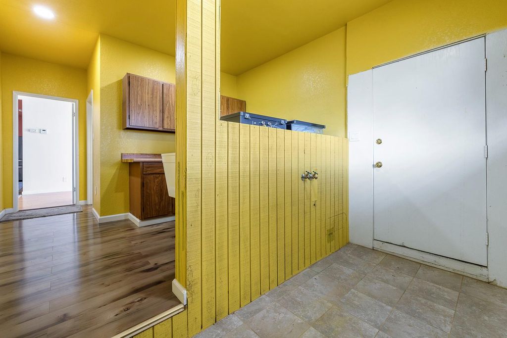 Image 22 of property listing at 11171 Highway 145, Madera, CA 93637