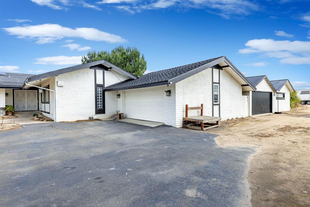 Image 4 of property listing at 11171 Highway 145, Madera, CA 93637