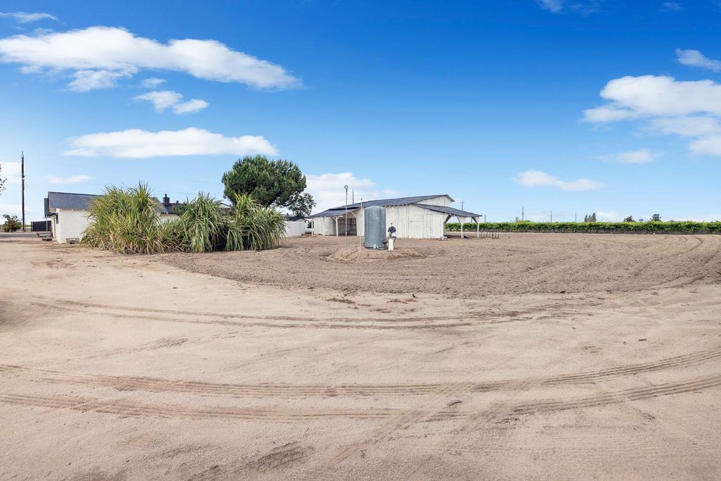Image 59 of property listing at 11171 Highway 145, Madera, CA 93637