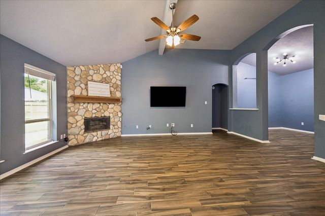 1323 W Welsford Drive, Spring, TX 77386