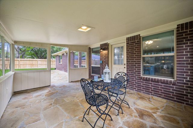 1323 W Welsford Drive, Spring, TX 77386