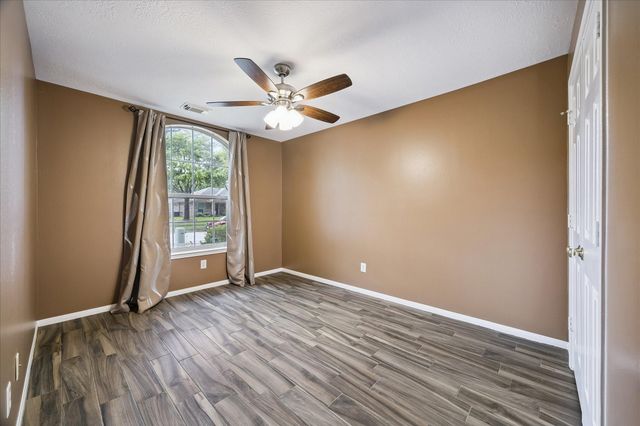 1323 W Welsford Drive, Spring, TX 77386