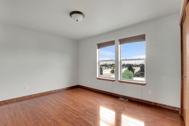 20306 E Happy Trails Ln, Otis Orchards, WA 99027