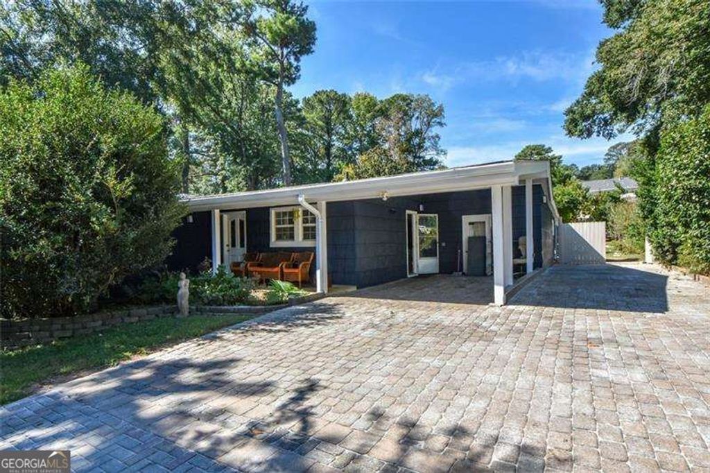 6810 Sunny Brook Lane, Sandy Springs, GA 30328 — exterior