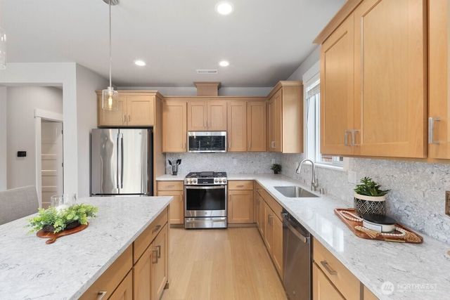 17318 74TH Avenue Ct E, Puyallup, WA 98375