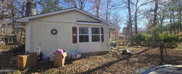 23 Crooked Way, Crossville, TN 38572
