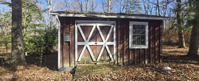 23 Crooked Way, Crossville, TN 38572