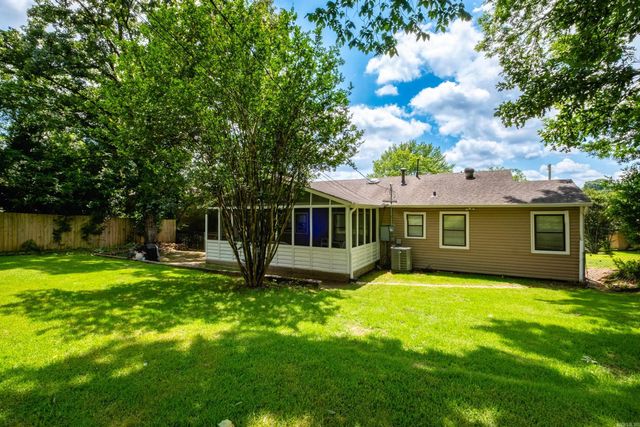 2415 Blackwood Road, Little Rock, AR 72207