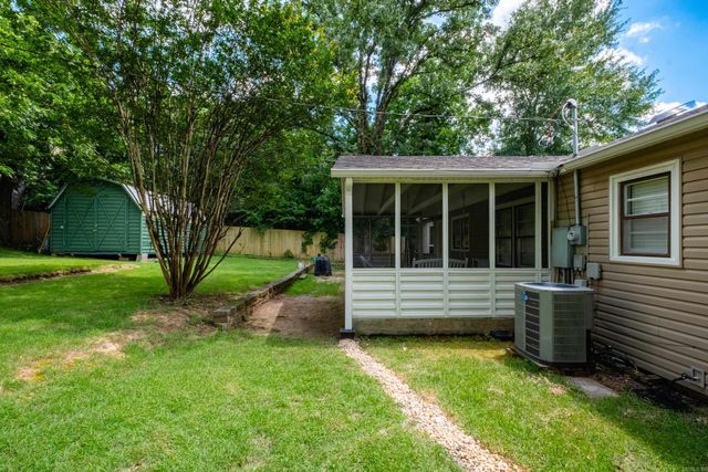 2415 Blackwood Road, Little Rock, AR 72207