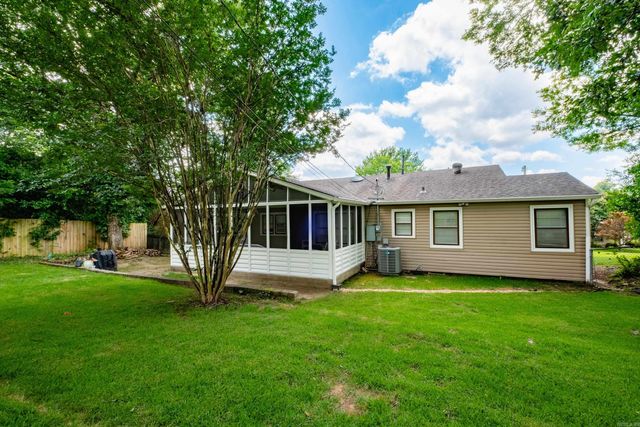 2415 Blackwood Road, Little Rock, AR 72207