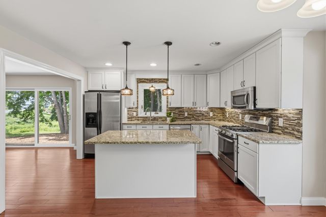 13995 Hidden Lake Trail NE, Prior Lake, MN 55372
