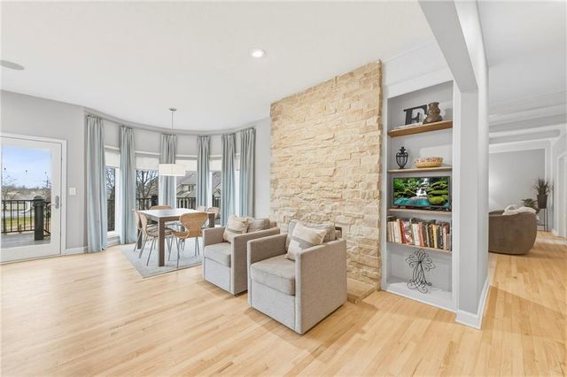 12536 Nieman Road, Overland Park, KS 66213