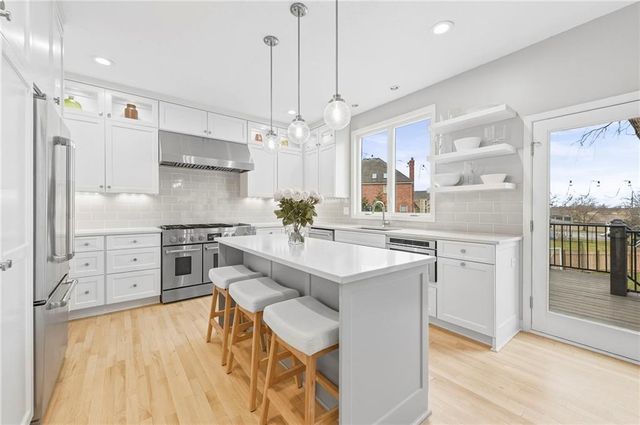 12536 Nieman Road, Overland Park, KS 66213