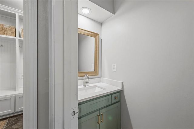 12536 Nieman Road, Overland Park, KS 66213