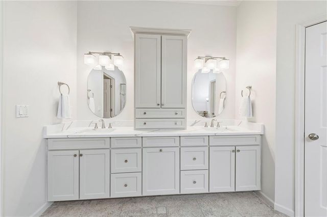 12536 Nieman Road, Overland Park, KS 66213