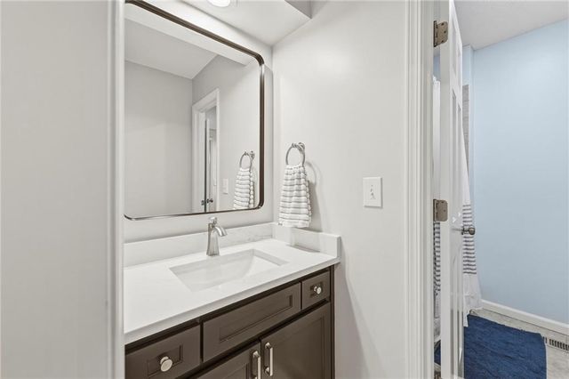 12536 Nieman Road, Overland Park, KS 66213