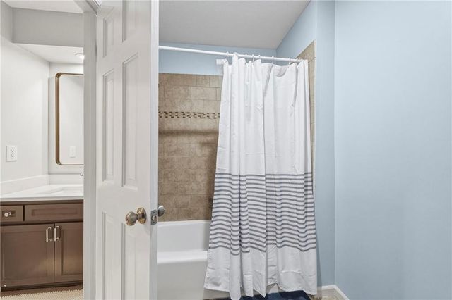 12536 Nieman Road, Overland Park, KS 66213