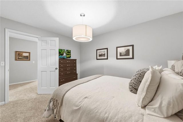 12536 Nieman Road, Overland Park, KS 66213