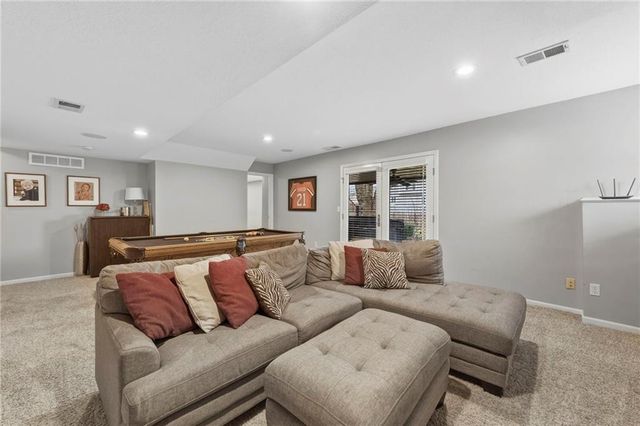 12536 Nieman Road, Overland Park, KS 66213