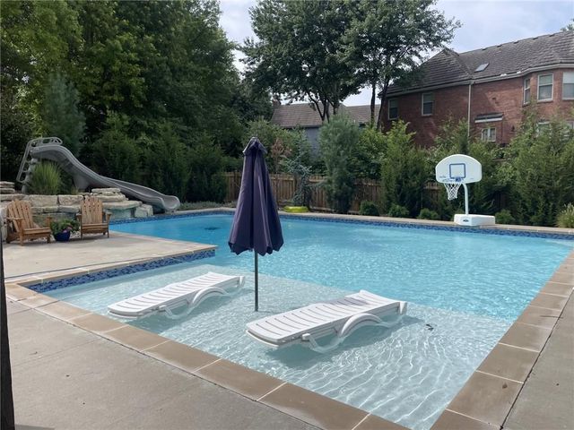 12536 Nieman Road, Overland Park, KS 66213