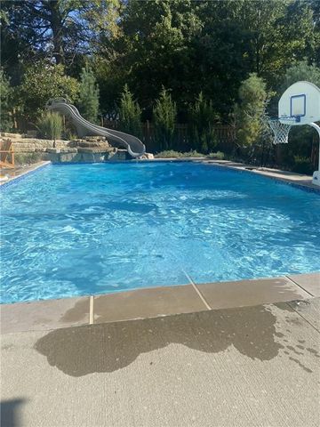 12536 Nieman Road, Overland Park, KS 66213