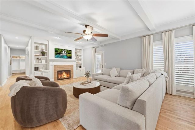 12536 Nieman Road, Overland Park, KS 66213