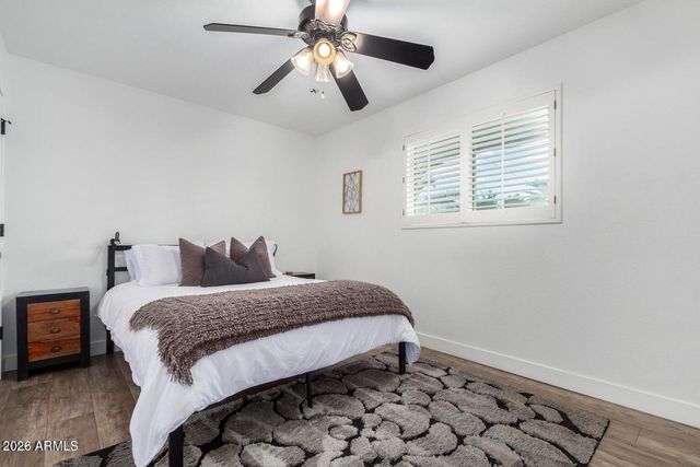 8225 E MINNEZONA Avenue, Scottsdale, AZ 85251
