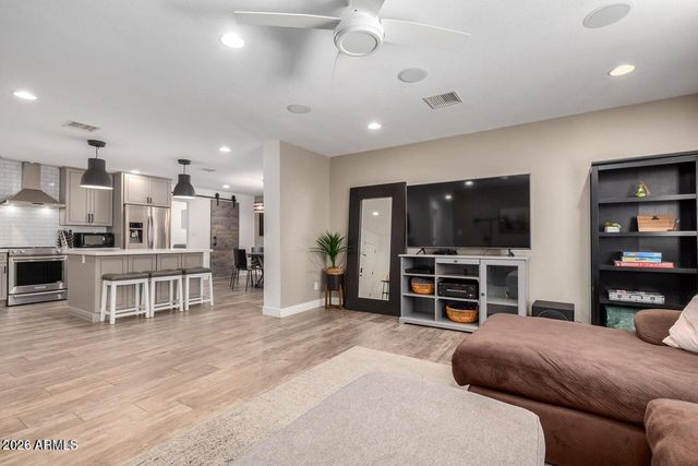 8225 E MINNEZONA Avenue, Scottsdale, AZ 85251