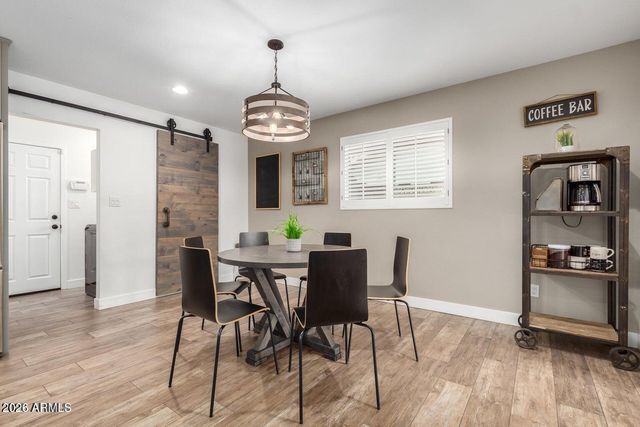 8225 E MINNEZONA Avenue, Scottsdale, AZ 85251