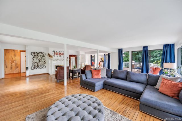 11 Buena Vista Road, Port Jefferson, NY 11777