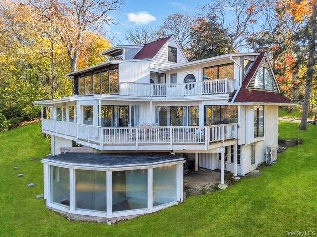11 Buena Vista Road, Port Jefferson, NY 11777