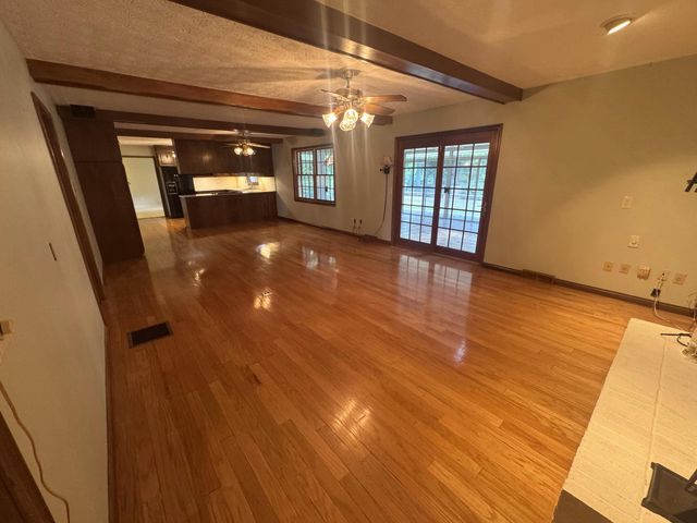 1050 Bluegrass Pike, Danville, KY 40422
