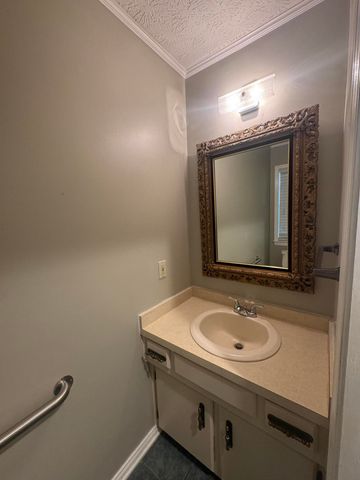 1050 Bluegrass Pike, Danville, KY 40422