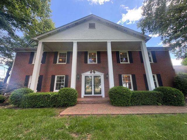 1050 Bluegrass Pike, Danville, KY 40422