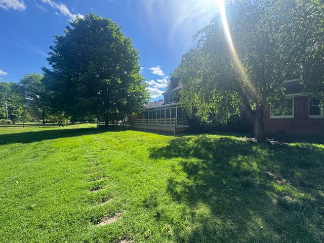 1050 Bluegrass Pike, Danville, KY 40422