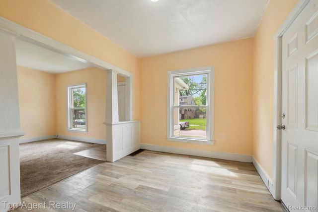50 Henderson Street, Pontiac, MI 48341