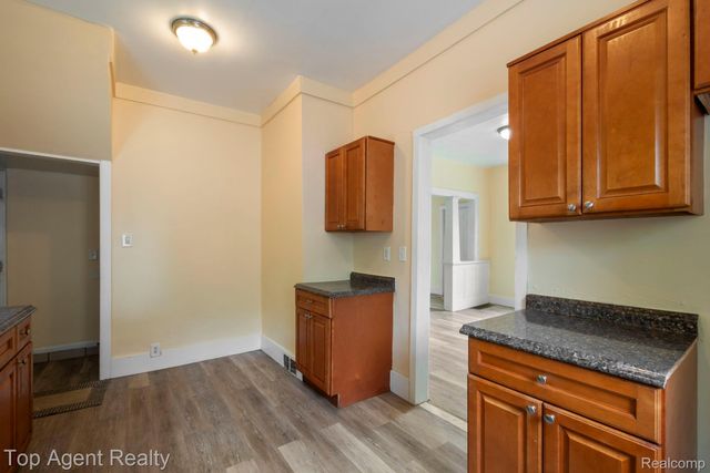 50 Henderson Street, Pontiac, MI 48341
