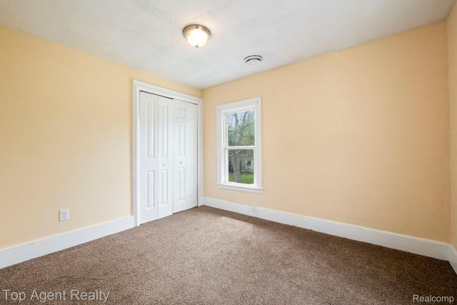 50 Henderson Street, Pontiac, MI 48341