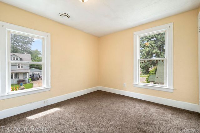 50 Henderson Street, Pontiac, MI 48341