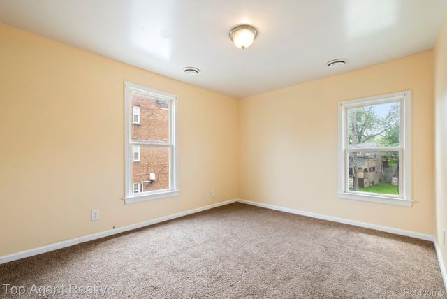 50 Henderson Street, Pontiac, MI 48341