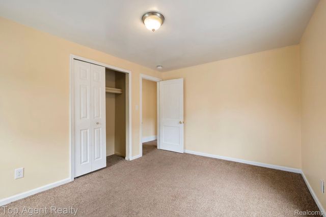 50 Henderson Street, Pontiac, MI 48341