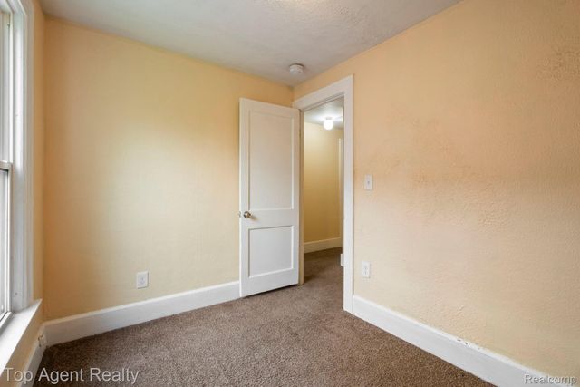 50 Henderson Street, Pontiac, MI 48341