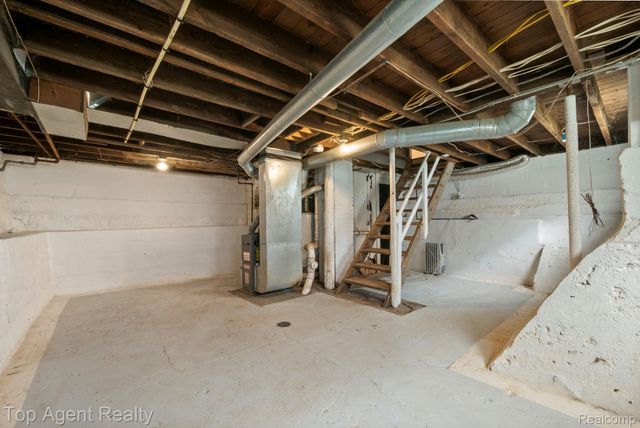 50 Henderson Street, Pontiac, MI 48341