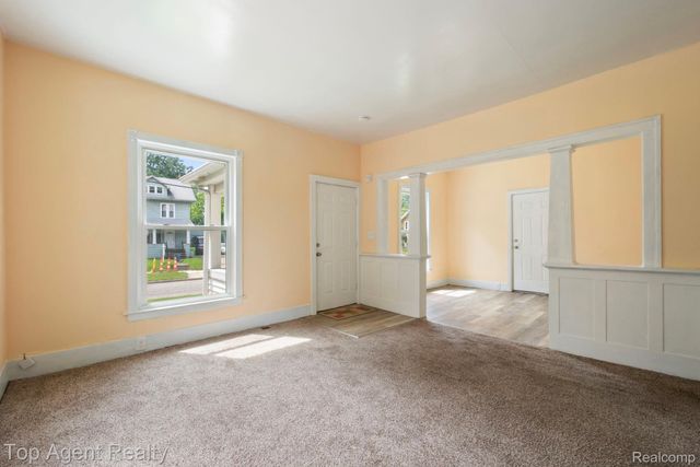 50 Henderson Street, Pontiac, MI 48341