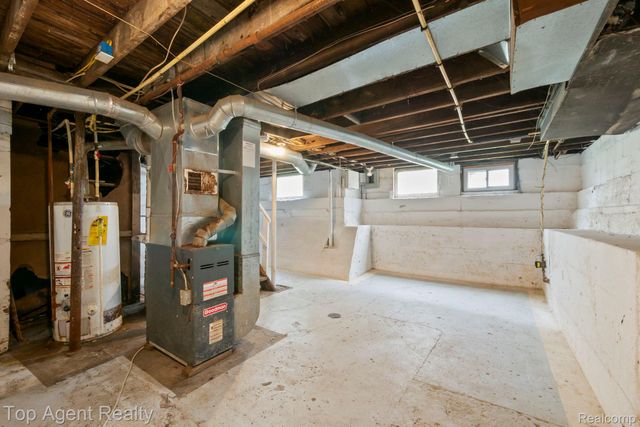 50 Henderson Street, Pontiac, MI 48341